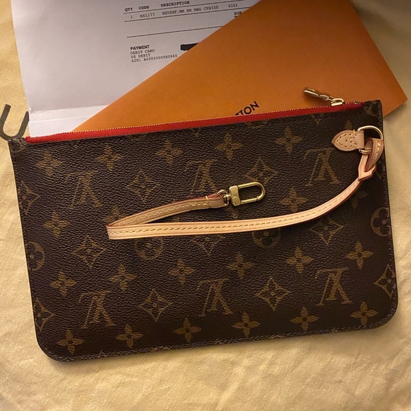 Louis Vuitton Wristlet mm medium - Picture 2 of 8